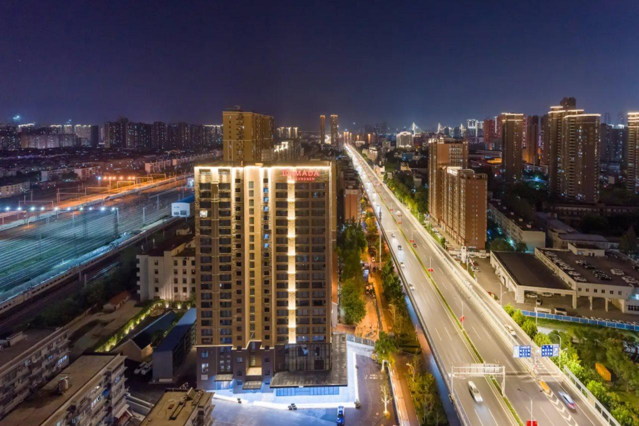 Ramada By Wyndham Wuhan Hankou Exteriér fotografie